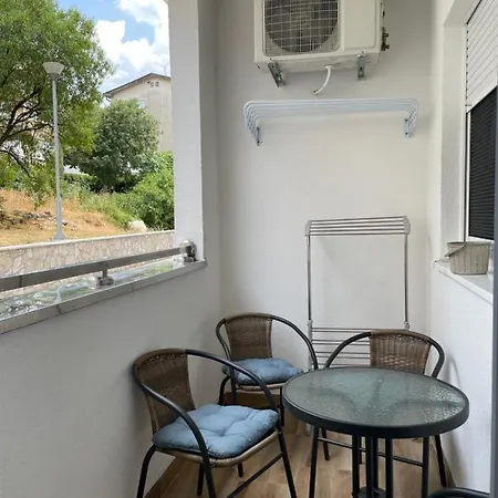 Redzo Apartman *