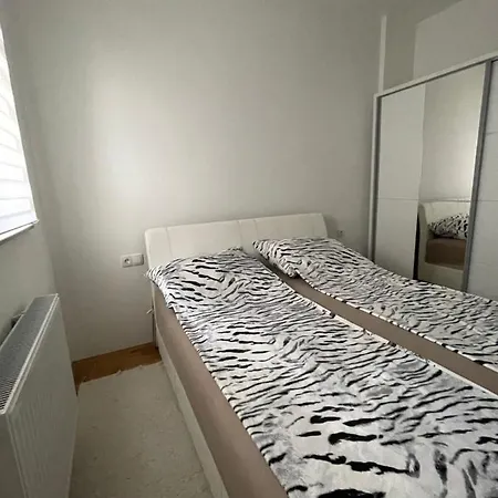 Apartment Redzo Apartman *
